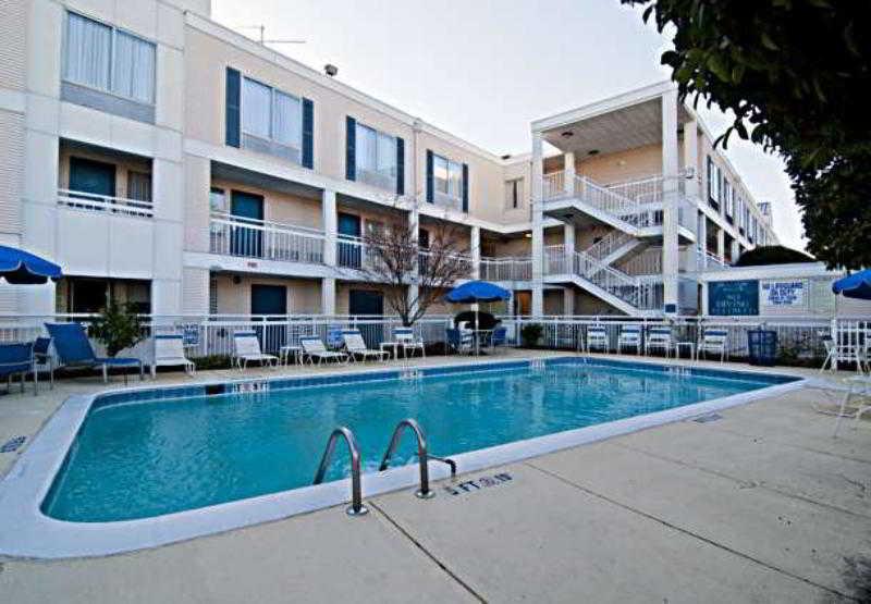 Days Inn By Wyndham Florence Near Civic Center Bagian luar foto